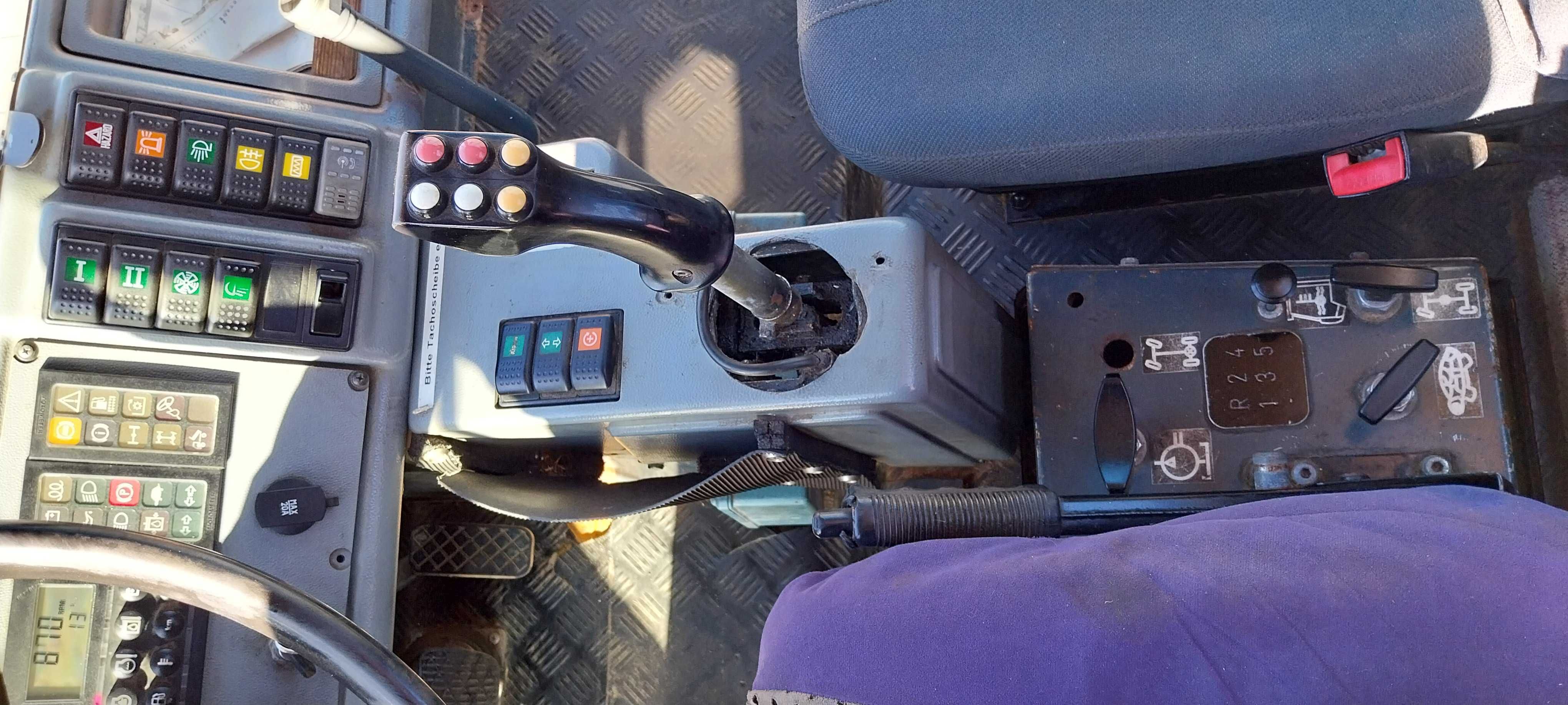Pojazd komunalny Multicar nośnik narzędzi wywrotka silnik Iveco