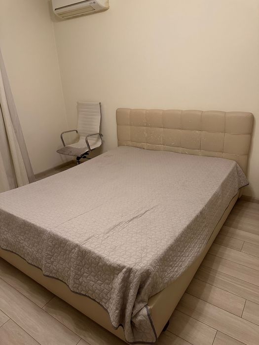 Продам двоспальне ліжко