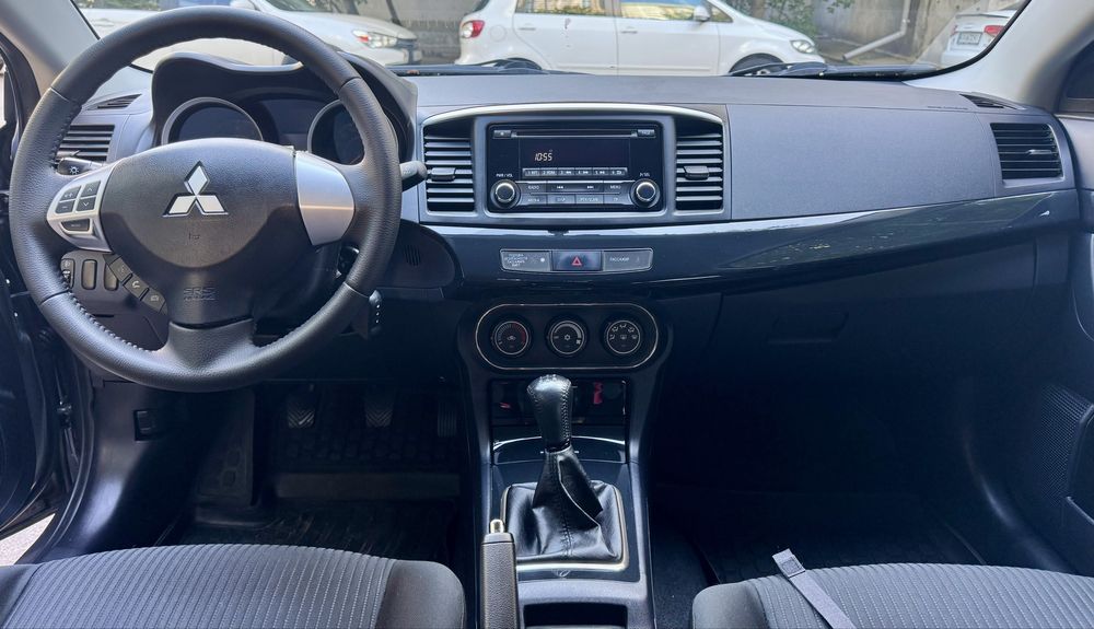 Продам  своє авто  Lancer X (выпуску.  11.2015) в надійні руки)