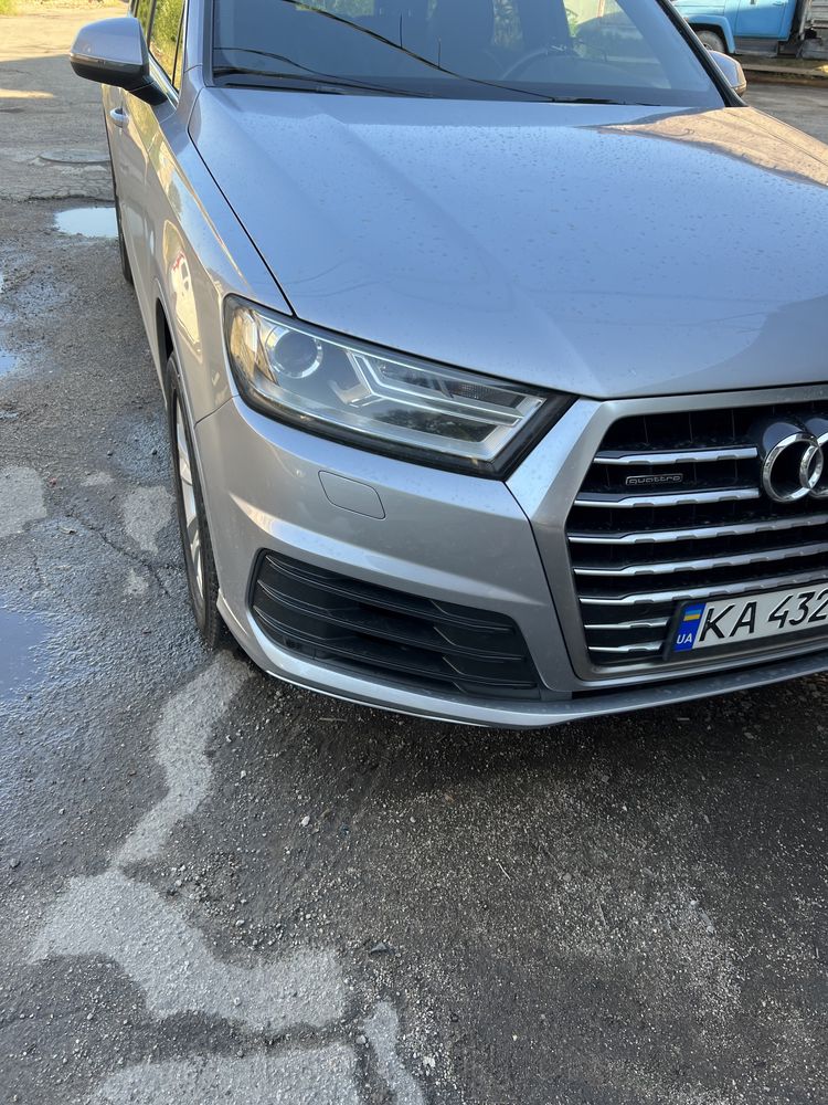 Продам правую фару Bixenon, Audi Q7 2018, оригинал.