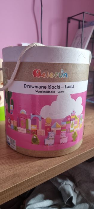 Zestaw drewnianych klocków