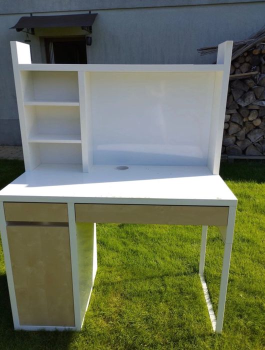 Biurko Micke Ikea z nadstawką