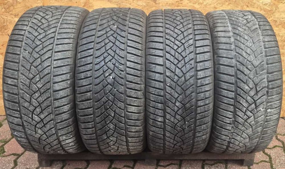 Opony zimowe 245x40R18 Goodyear  4szt Z804