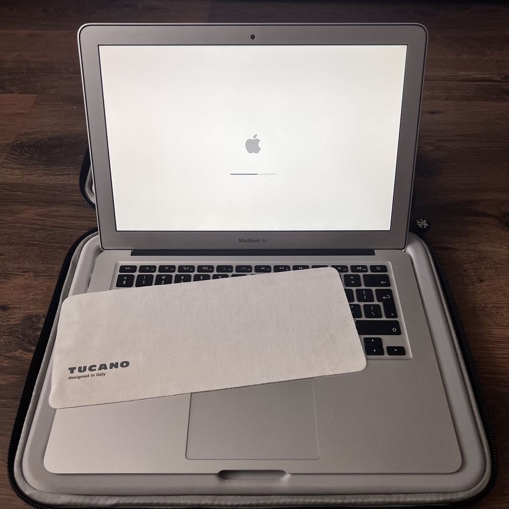 Apple Macbook Air 13” 8gb 256gb