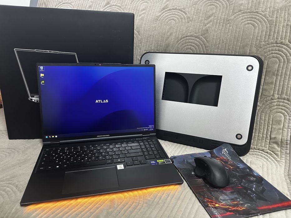 Laptop gamingowy Ultra 9 RTX 5070 Ti