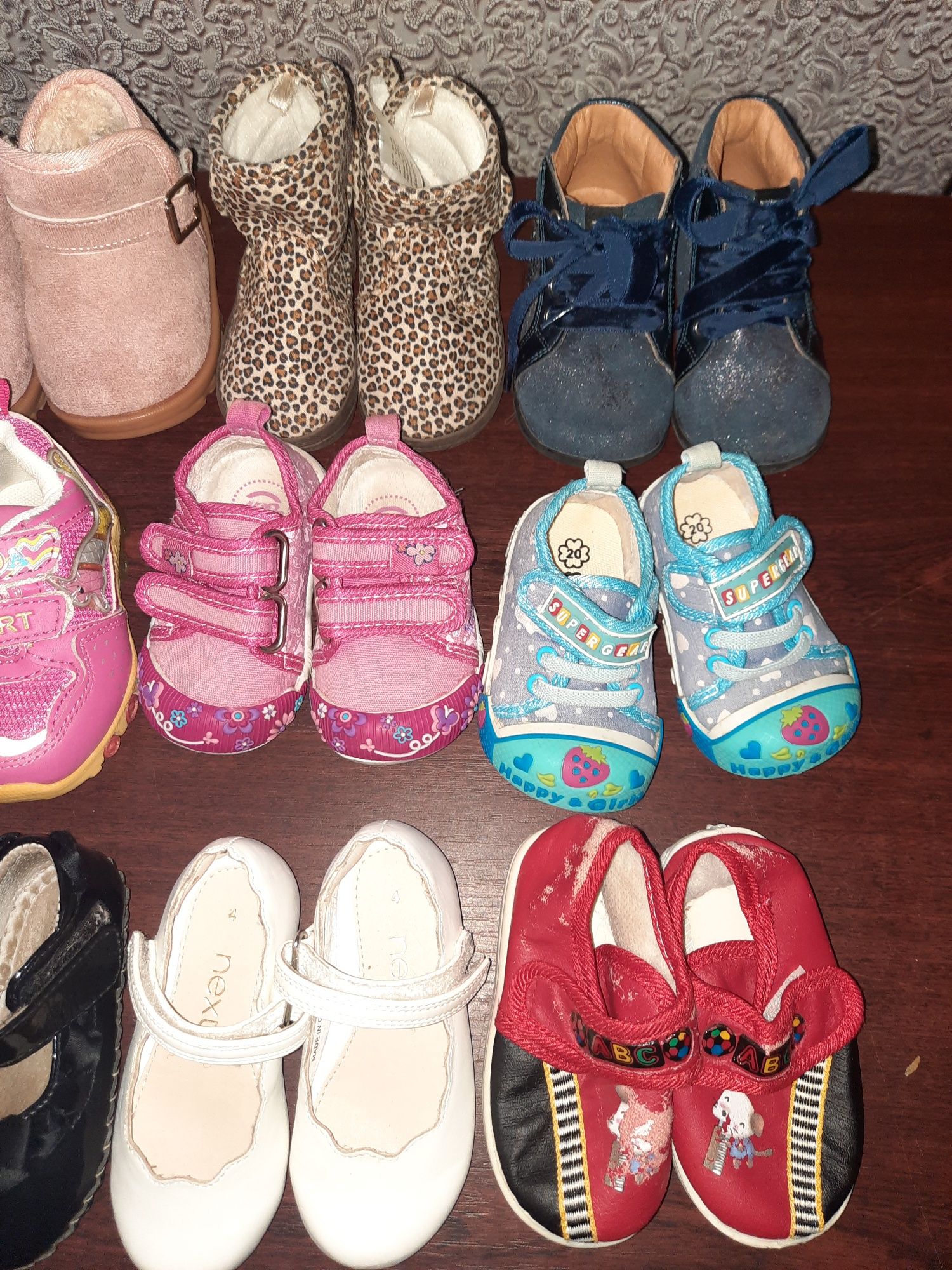 Дитяче взуття,  туфлі , кросівки, кеди, ботинки