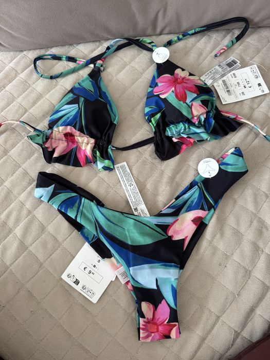 Купальник  яскравий квітковий принт