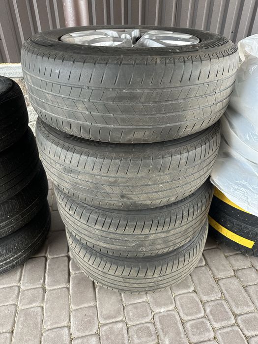 Оригінальні диски. Volkswagen Amarok з літньою гумою