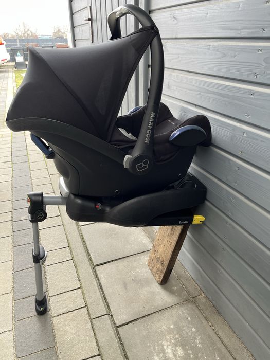 Nosidełko wraz z bazą maxi cosi