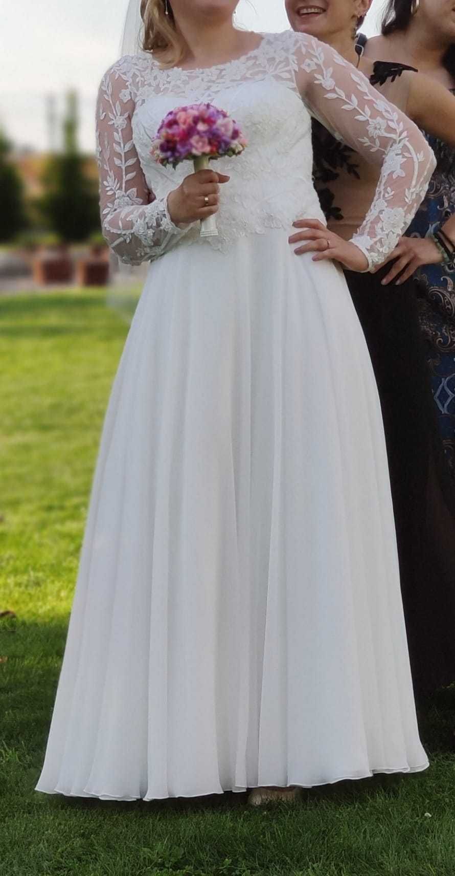 Suknia ślubna z przepiękną koronką + dodatki GRATIS