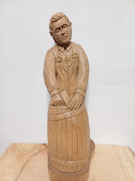 Bednarz rzeźba ludowa