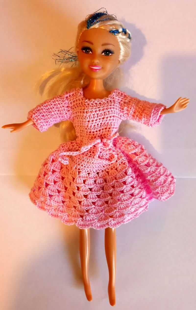 Ubranka dla Barbie z kordonka i włóczki