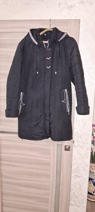 Продам куртку( демисезону)