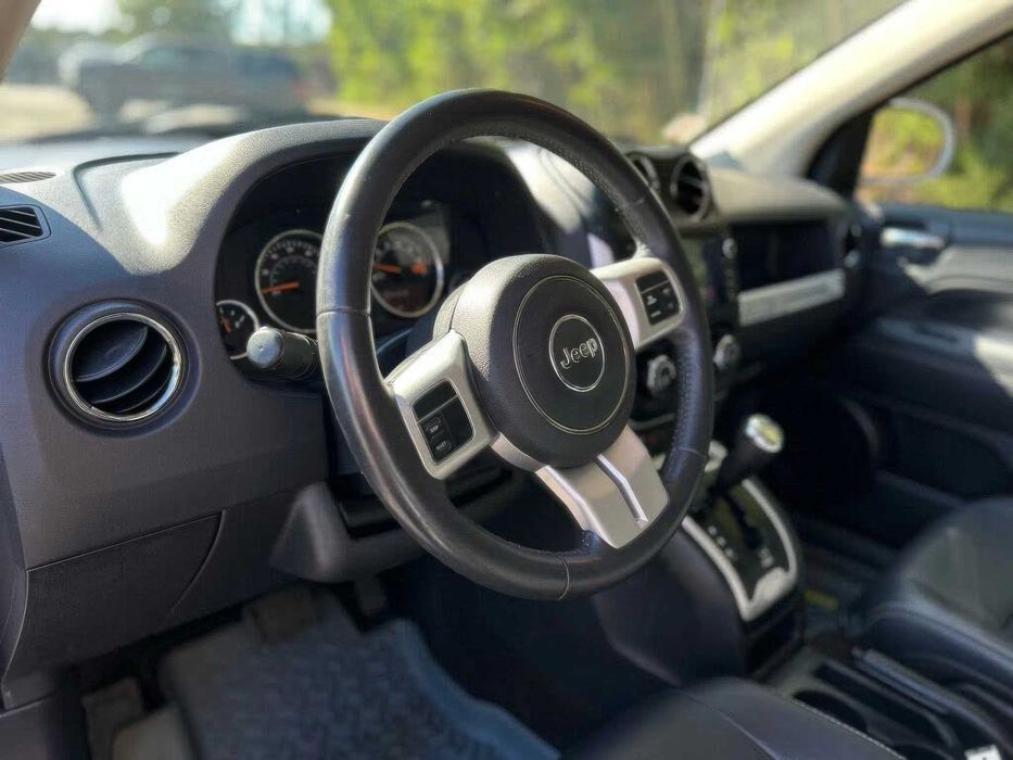 Jeep Compass Latitude      2016