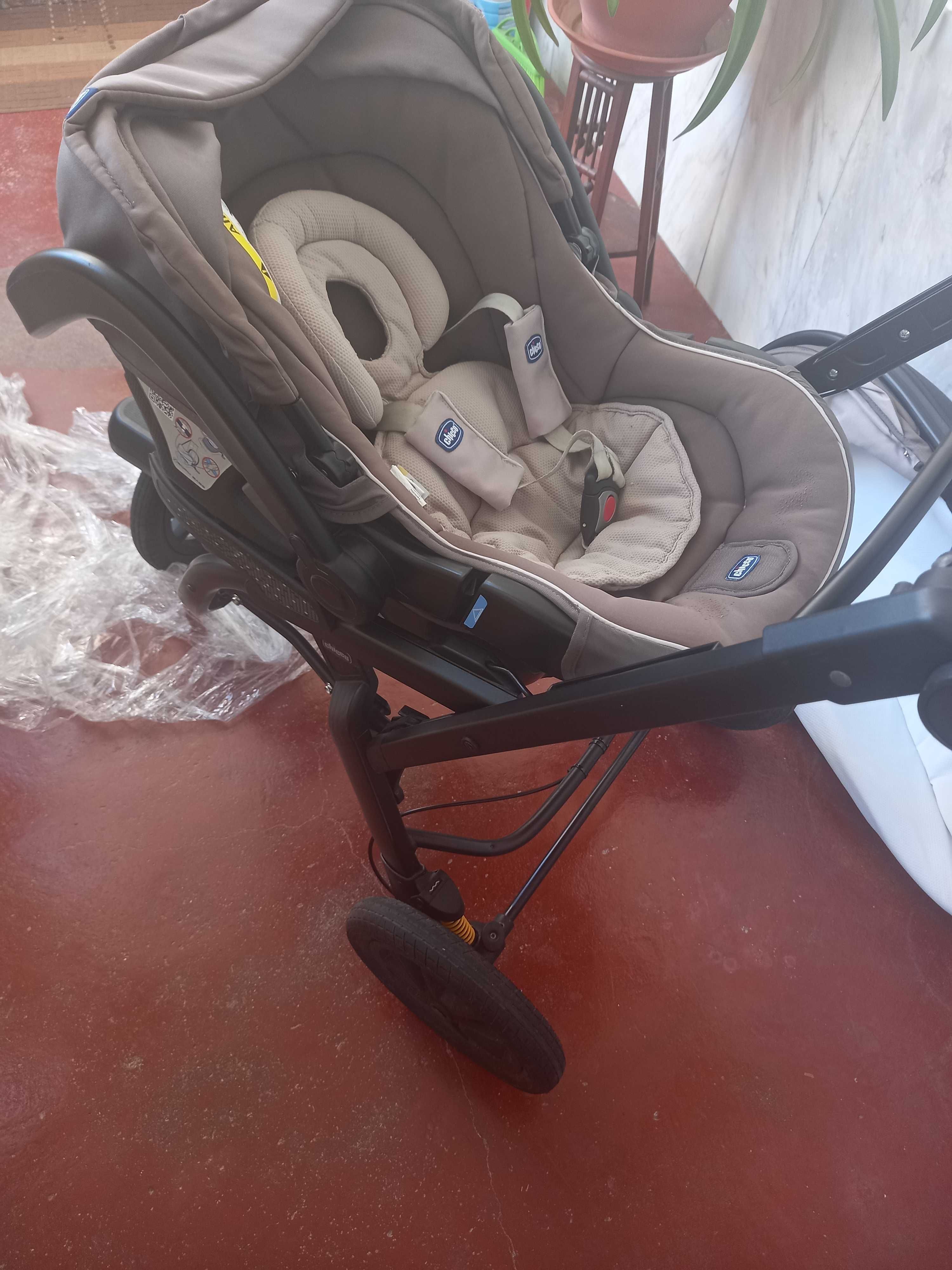 Carrinho bebé chicco active 3 como novo como base isofix