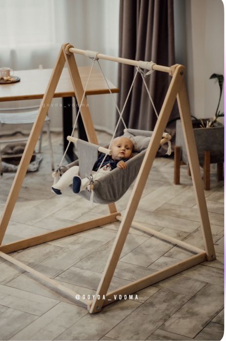 Дитяча гойдалка