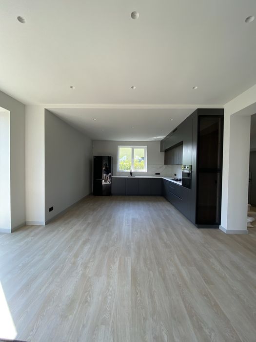 Стильний будинок з дизайнерським ремонтом 165 м2 на 5 сотках