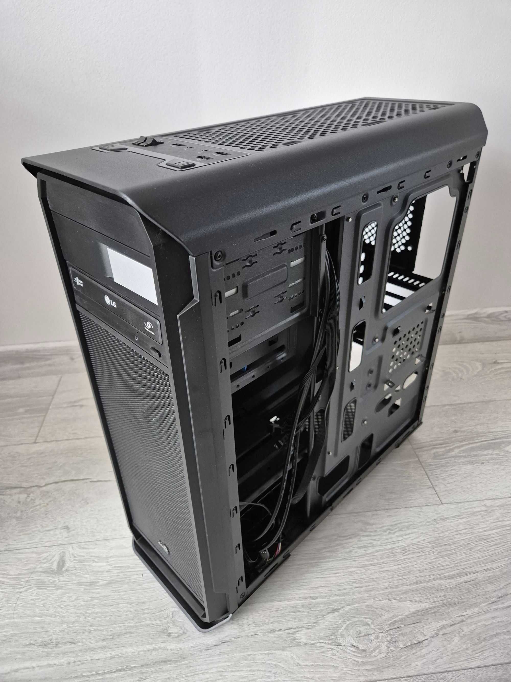 ATX корпус AeroCool AERO-500 з двома реобасами і без 1 кришки.