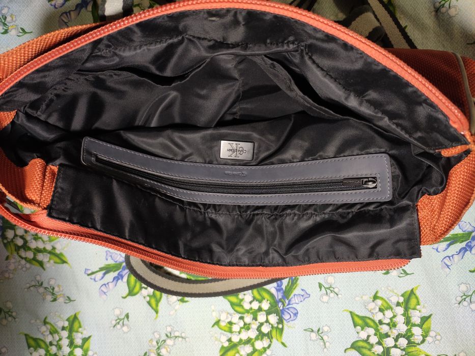 Сумка Calvin Klein.