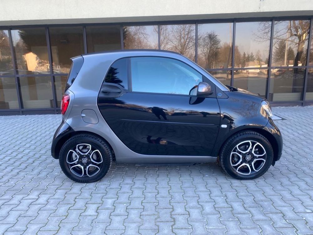 Smart fortwo EQ elektryk klima LED zamiana