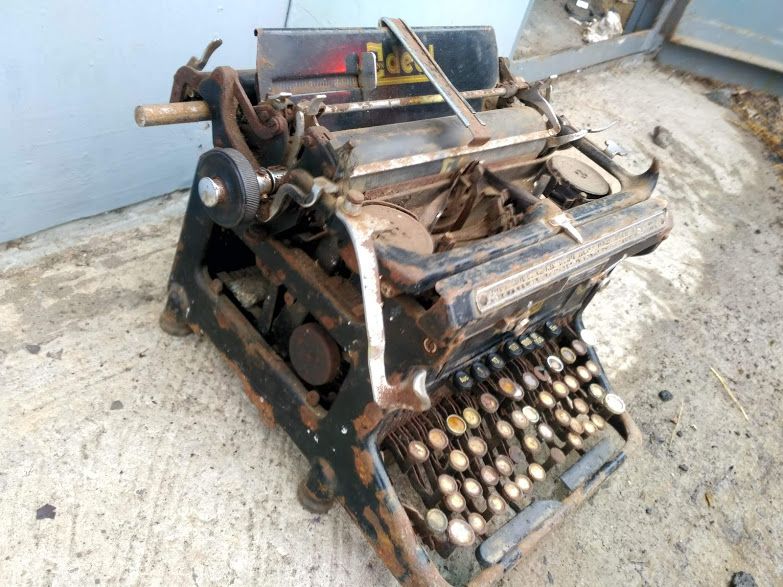 Военная немецкая печатная машинка Ideal Carl E. Halbarth