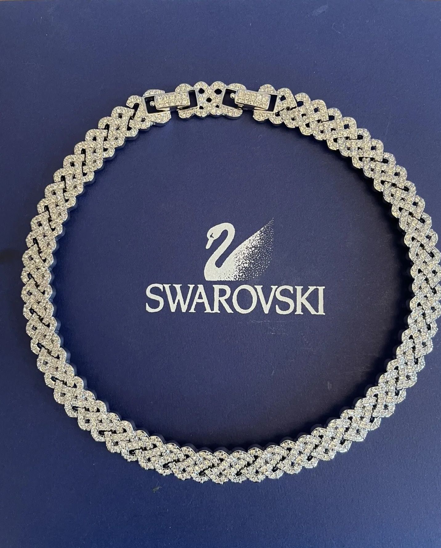 Naszyjnik Swarovski z krysztalami w idealnym stanie