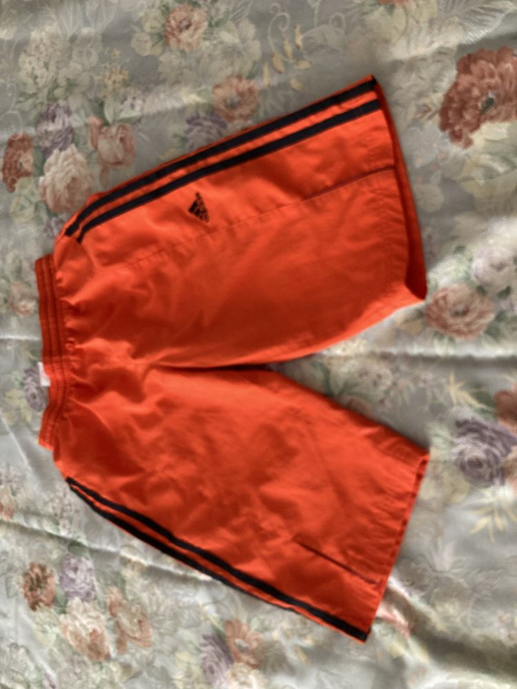 Calções Adidas como novos 12/14 anos