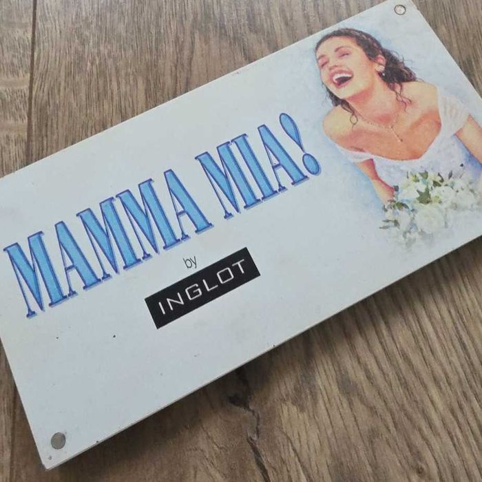 Paleta magnetyczna Inglot limitowana Mamma Mia z cieniami nude