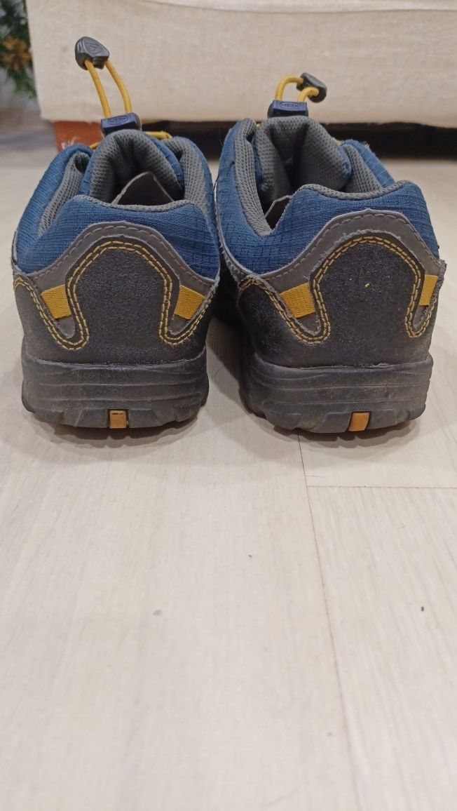 Кросівки Keen 37 розмір