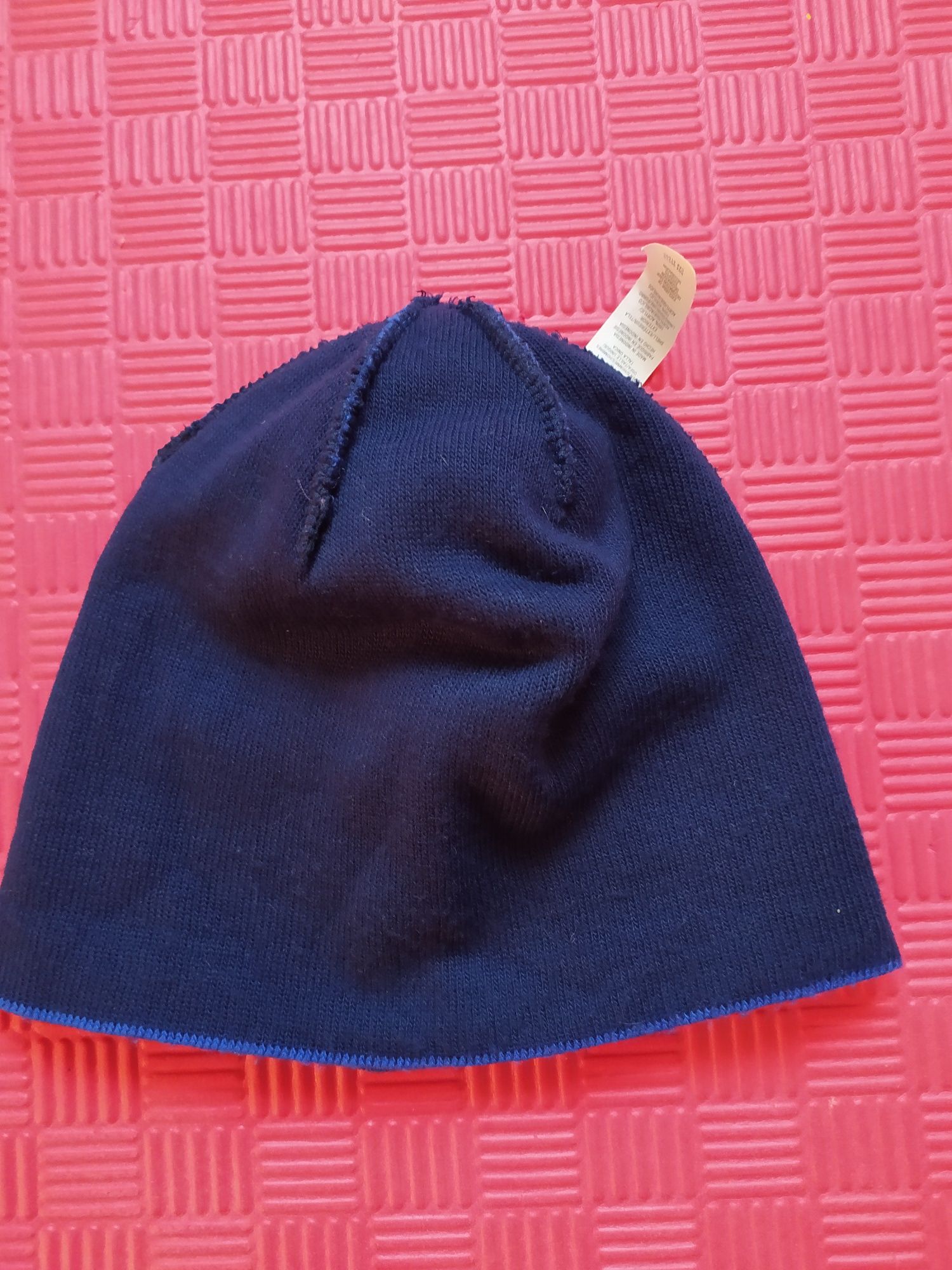 Under Armour шапка.