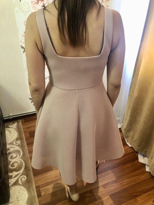 Платье New Look миди розовое с вышитыми цветами