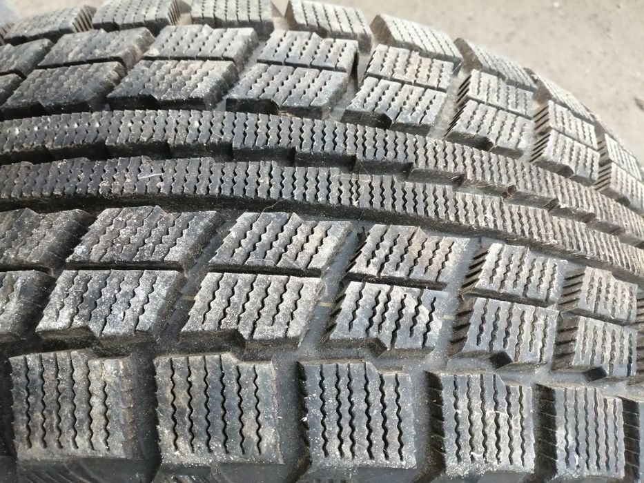 Авто шина MAXXIS 215/60R16 розпаровка.