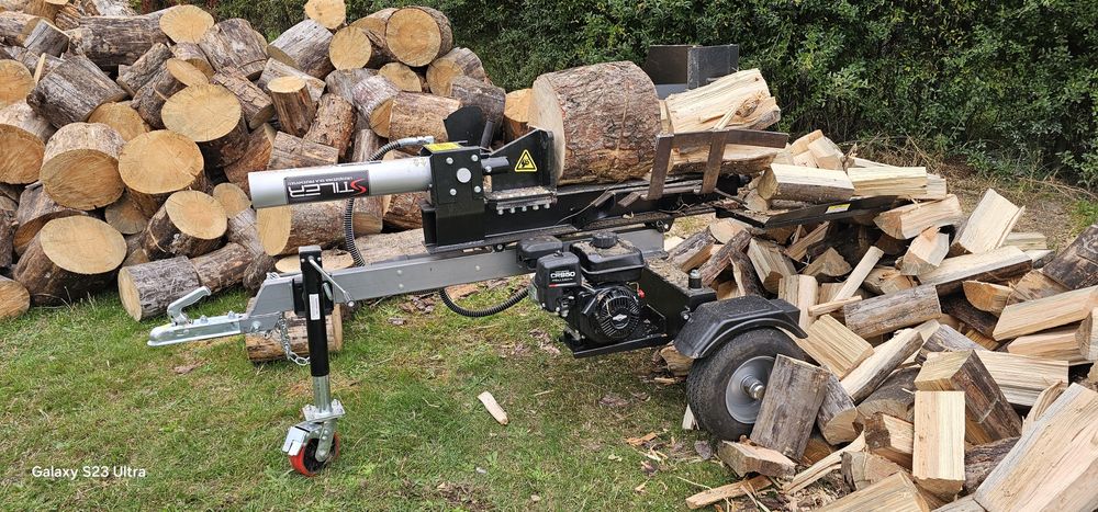 Wynajem minikoparki. Wynajem sprzętu budowlanego.  Wynajem sprzętu ogr