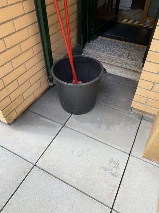 Balde resistente para jardim