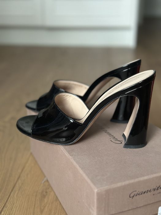 Мюлі Gianvitto Rossi оригінал