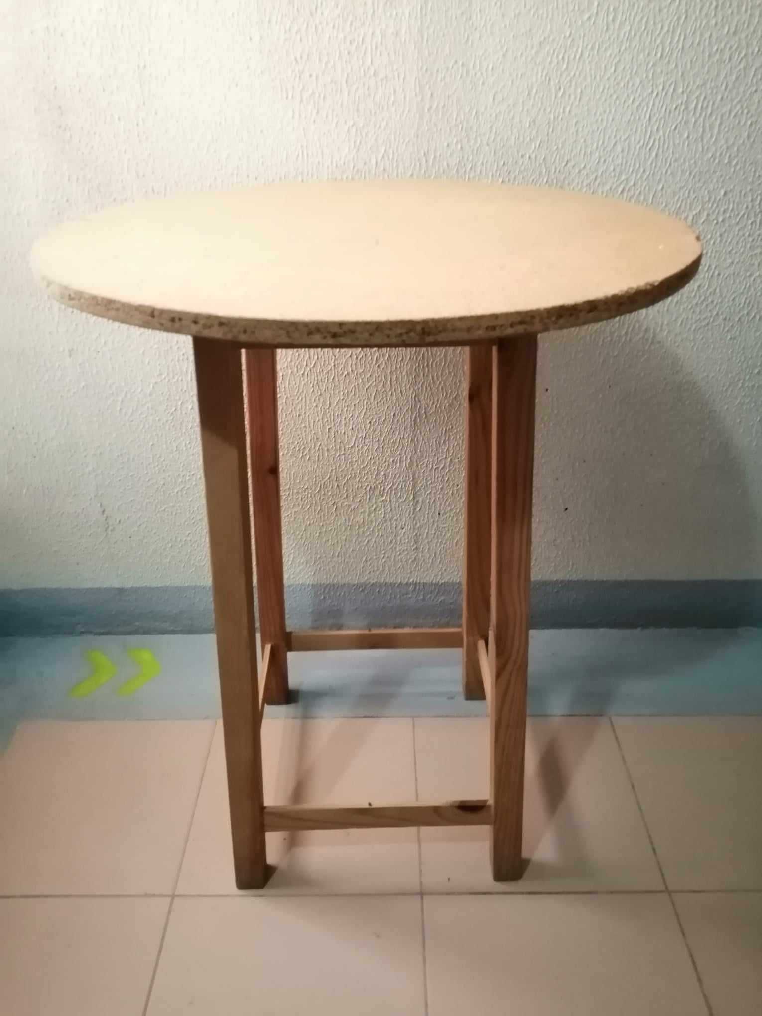 Toalhas e Mesa Apoio tipo Camilha