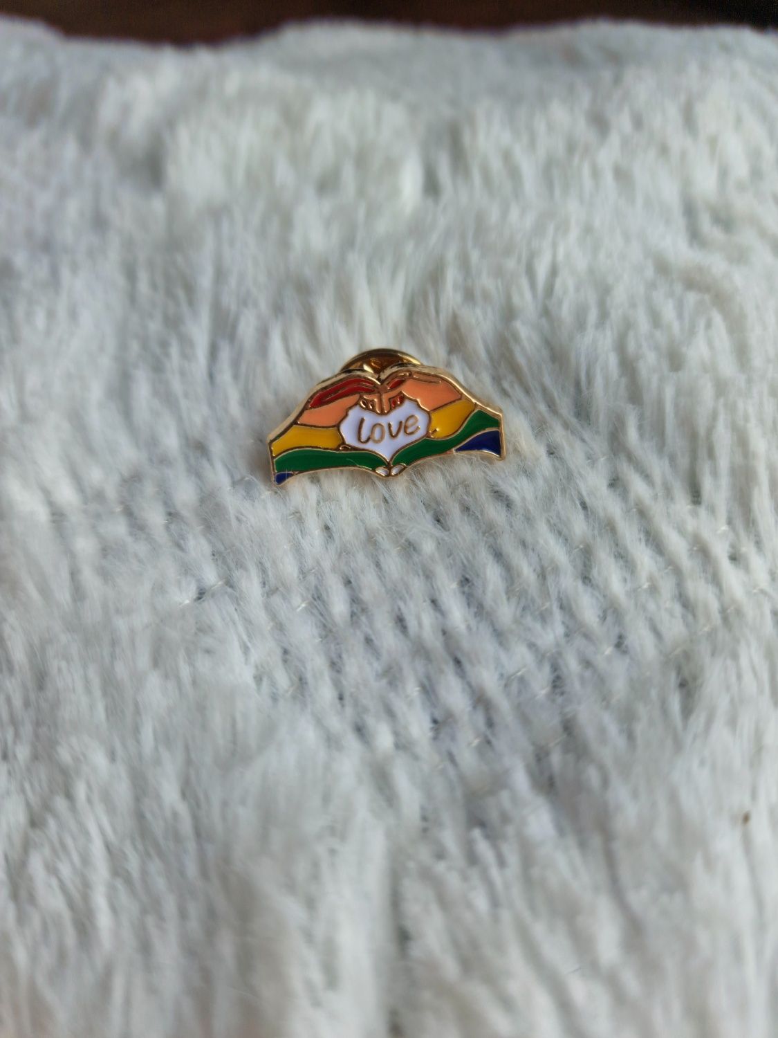 Przypinka pin wpinka broszka tęcza lgbt  love emo