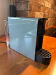 Máquina café Nespresso Essenza Mini