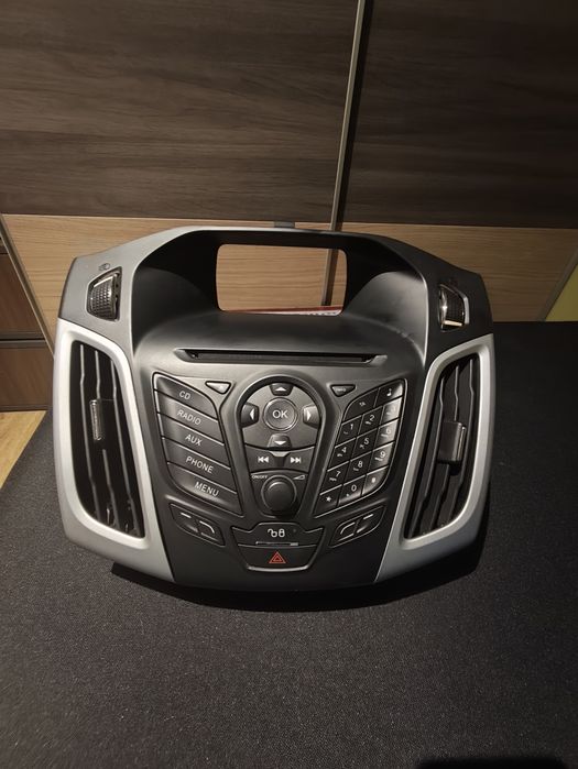 Panel radiowy Ford Focus MK3 2013 rok z wywiewami
