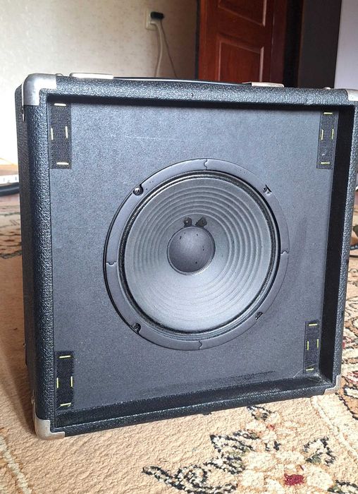 Басовий комбопідсилювач Фендер