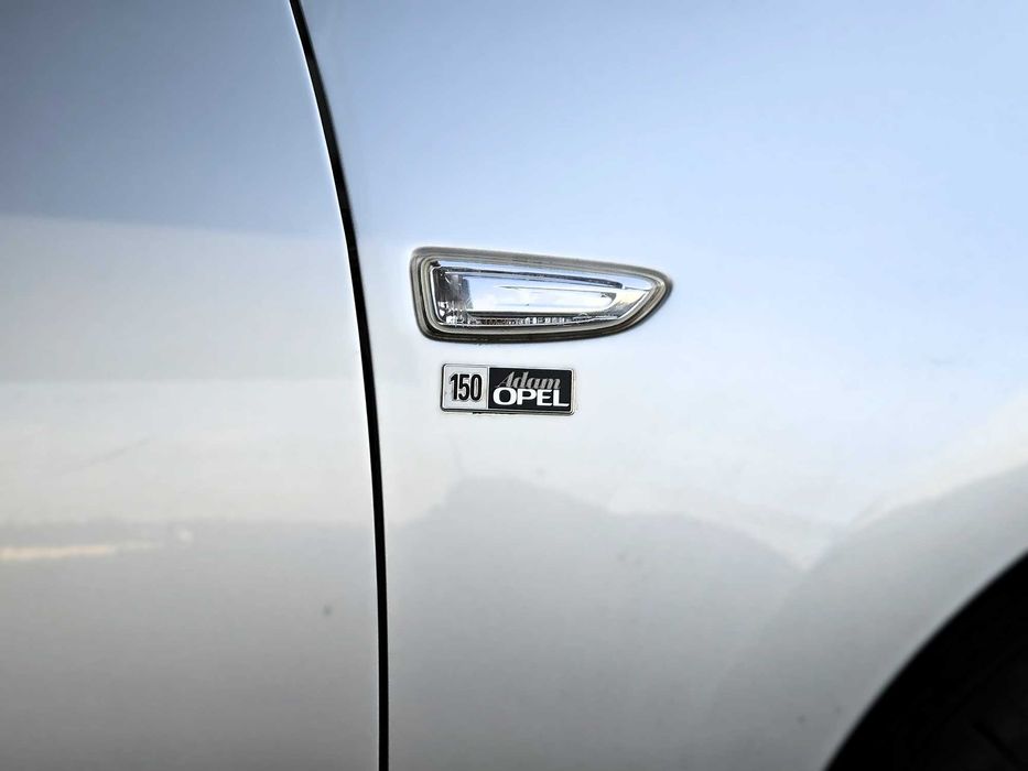 Opel Astra J Sports Tourer 1.7 CDTI (110cv) (versão 150 ADAM) (2012)