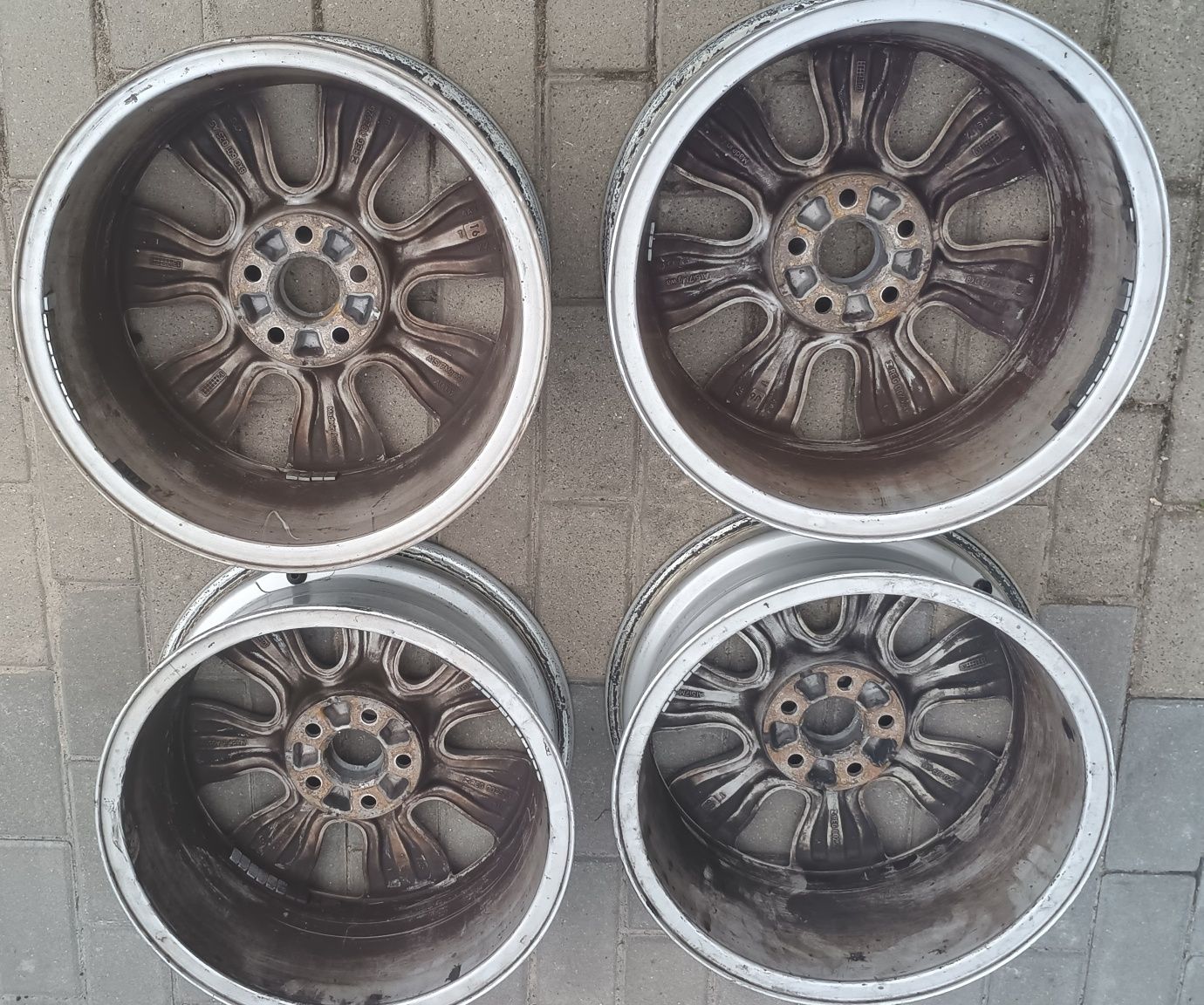 4 x felga aluminiowa Audi R16 5x100 et34 7Jx16H2