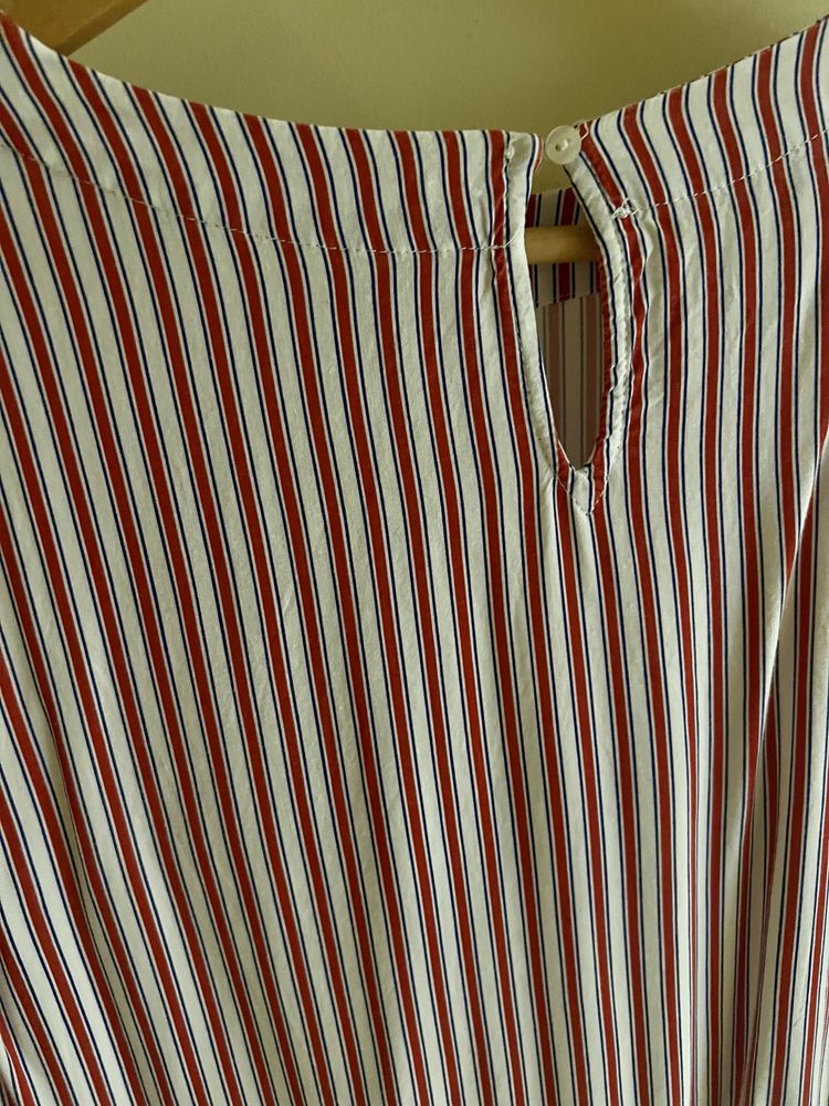 Blusa às riscas de manga comprida