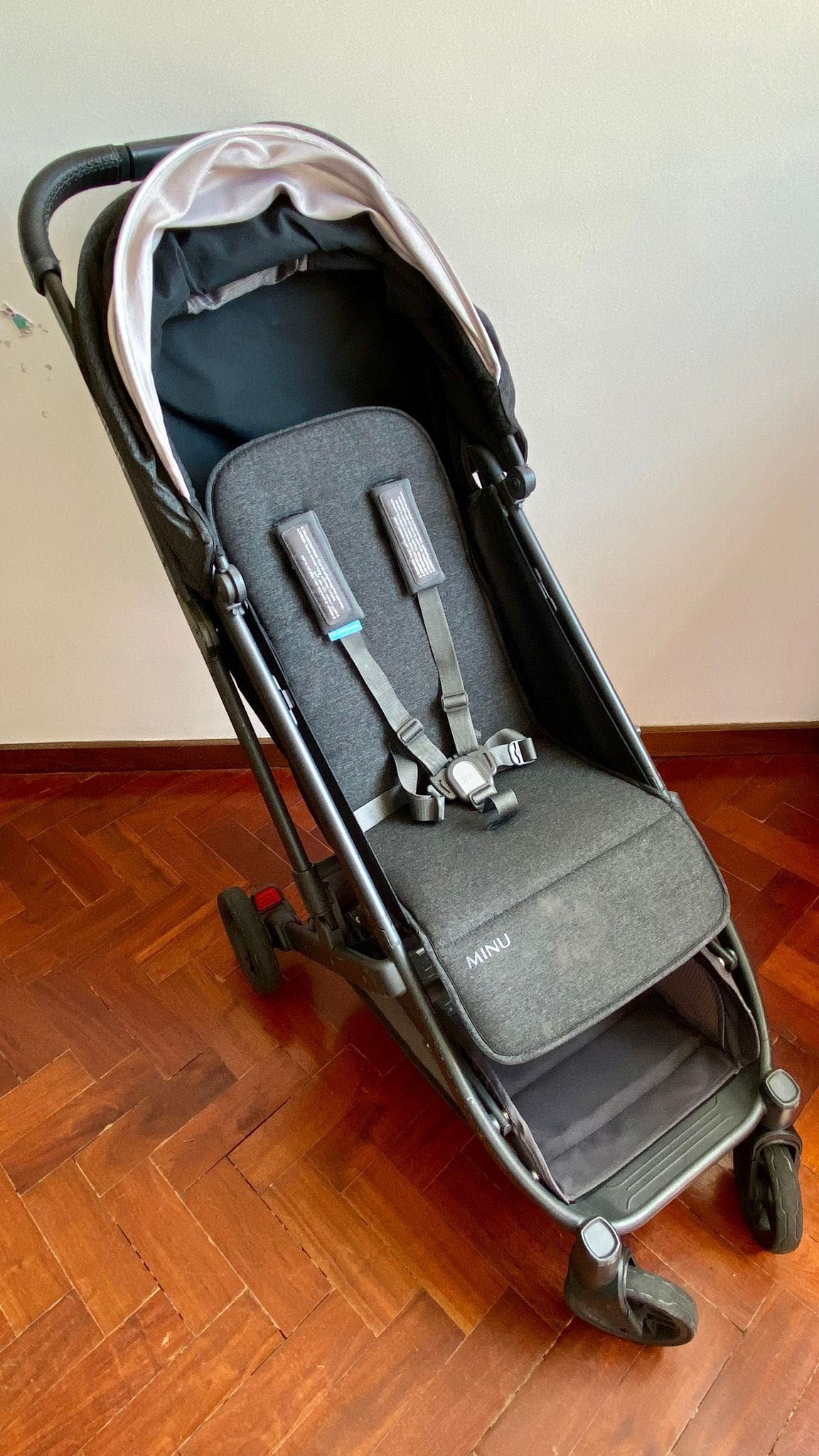 UppaBaby Minu Stroller + seat cover + rain cover