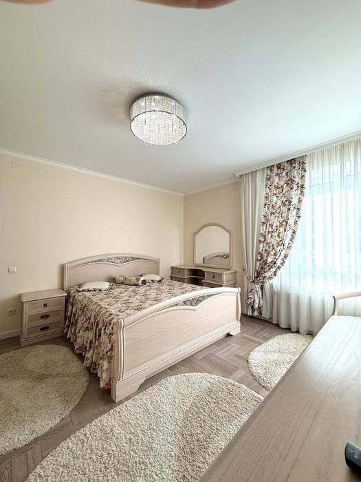 Велика 3к-Квартира з Авторським ремонтом у Калиновій Слободі.