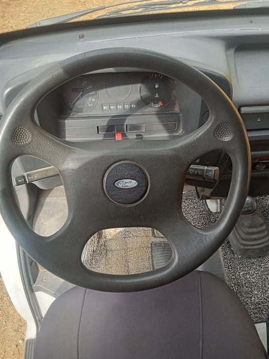 Ford Transit teto alto