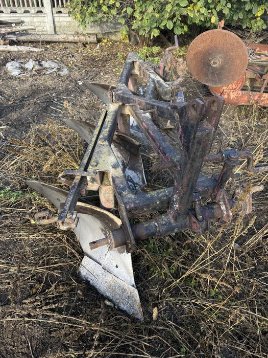 Pług rolniczy 3 skibowy