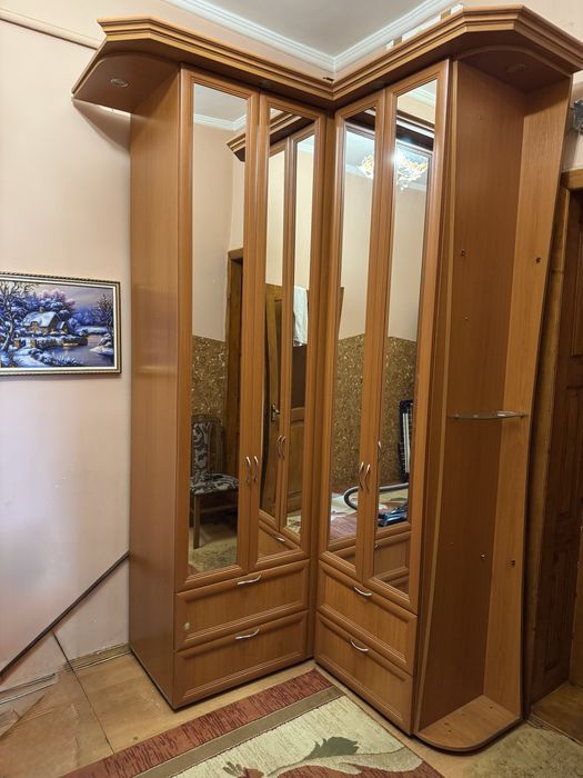 Прихожа Шафа з дзеркалами