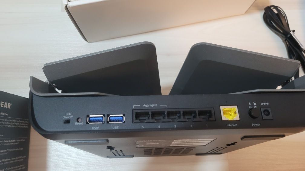 Router Netgear Nighthawk RAX80 AX8 AX6000 6Gb/s, 8 strumini, 2x USB,