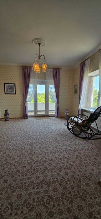 Дом в Золотой Горке, 20 соток, делимый участок, винный погреб, сауна